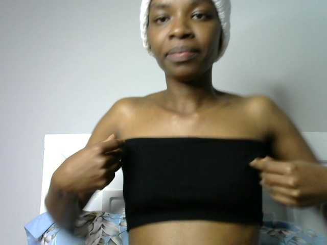 Juicygirl-1 live cam on BongaCams