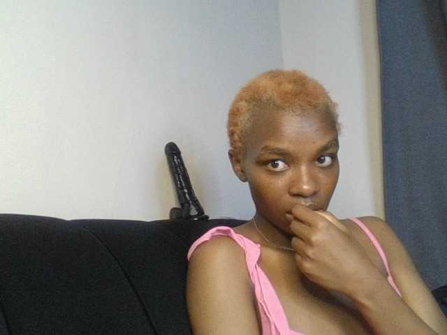Juicygirl-1 live cam on BongaCams
