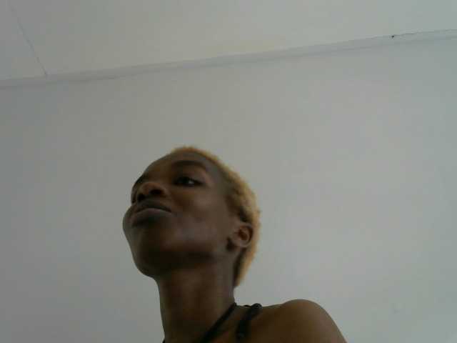 Juicygirl-1 live cam on BongaCams