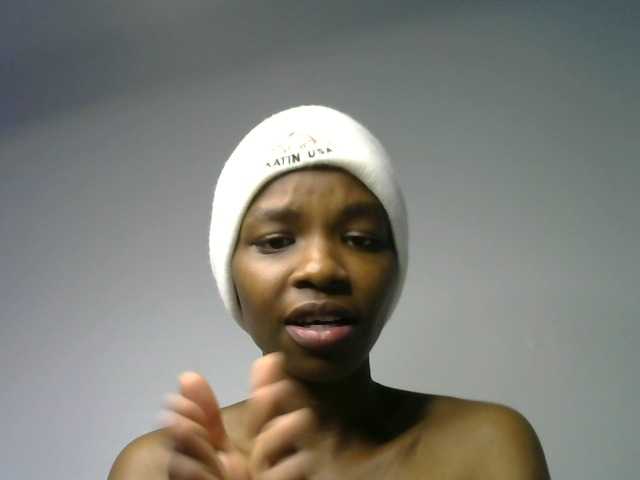 Juicygirl-1 live cam on BongaCams