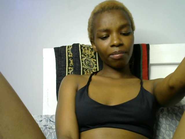 Juicygirl-1 live cam on BongaCams