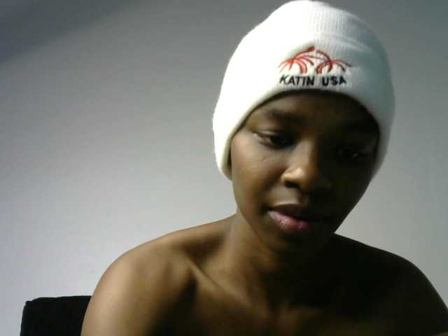 Juicygirl-1 live cam on BongaCams