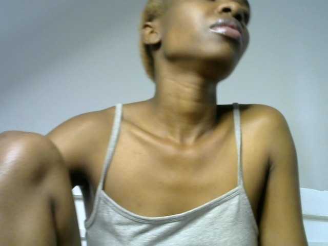 Juicygirl-1 live cam on BongaCams