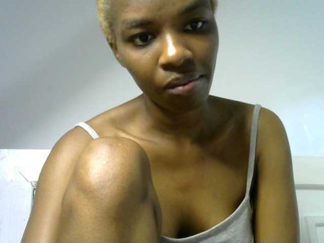 Juicygirl-1 live cam on BongaCams