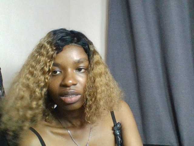 Juicygirl-1 live cam on BongaCams