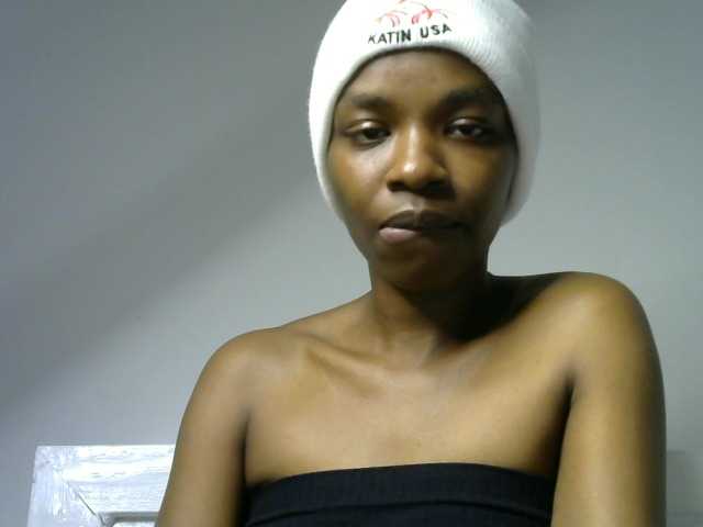 Juicygirl-1 live cam on BongaCams