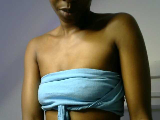 Juicygirl-1 live cam on BongaCams