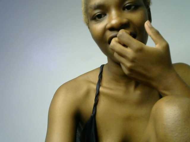 Juicygirl-1 live cam on BongaCams
