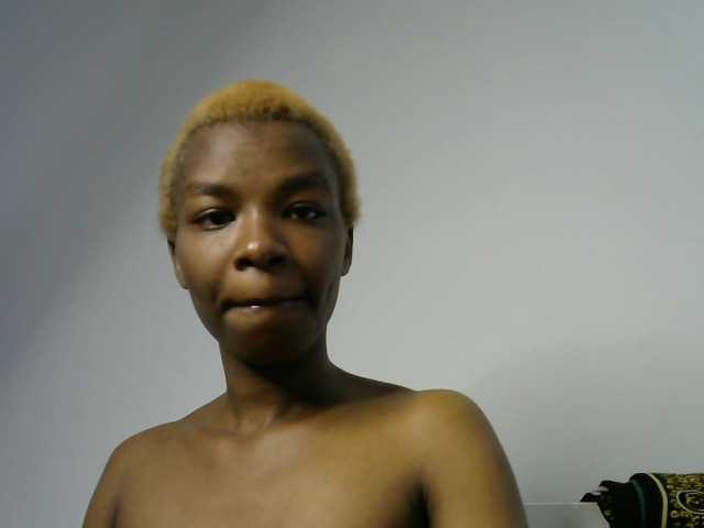 Juicygirl-1 live cam on BongaCams