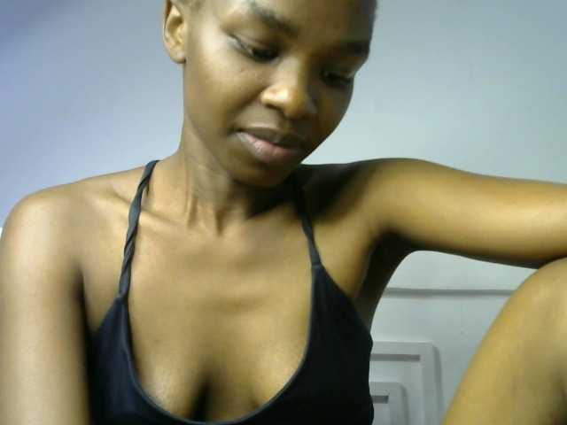 Juicygirl-1 live cam on BongaCams