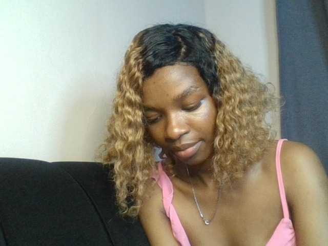Juicygirl-1 live cam on BongaCams