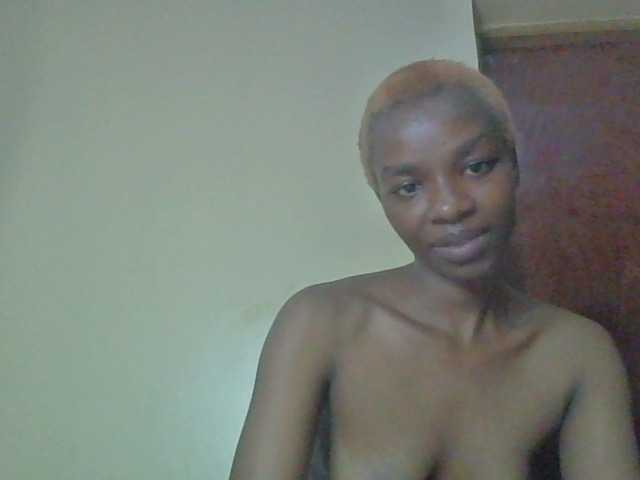 Juicygirl-1 live cam on BongaCams