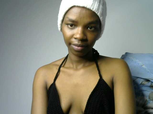 Juicygirl-1 live cam on BongaCams