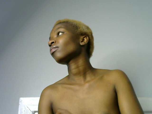 Juicygirl-1 live cam on BongaCams