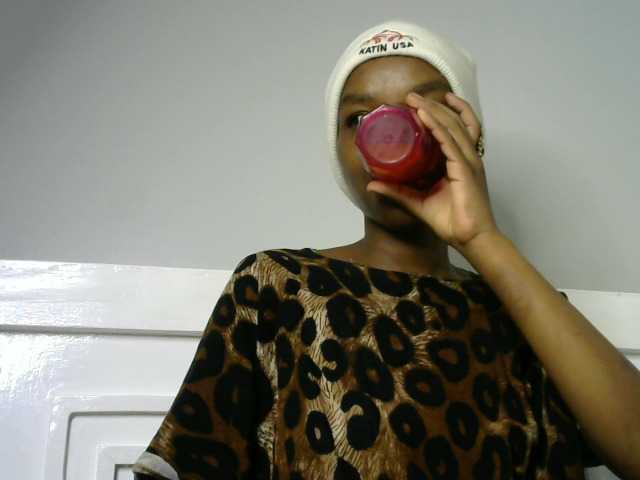 Juicygirl-1 live cam on BongaCams