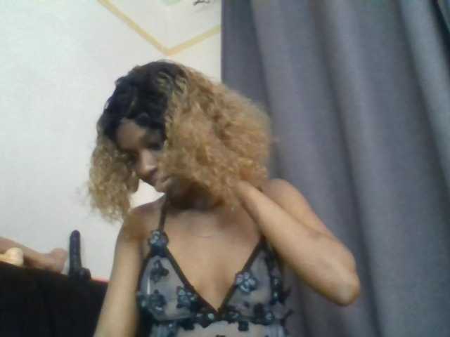 Juicygirl-1 live cam on BongaCams
