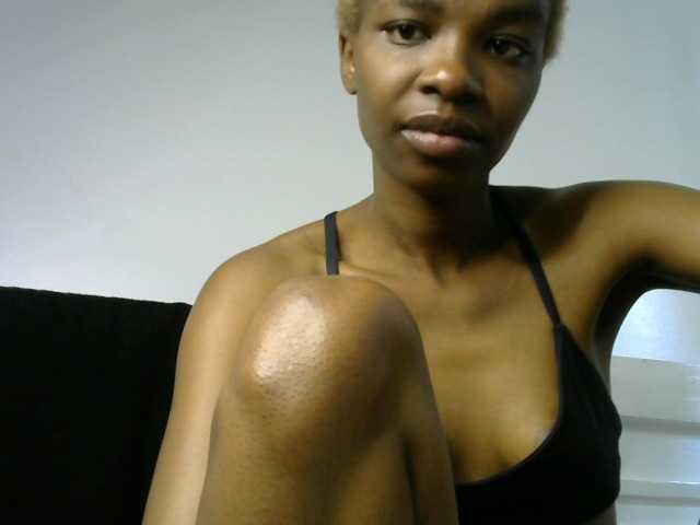 Juicygirl-1 live cam on BongaCams