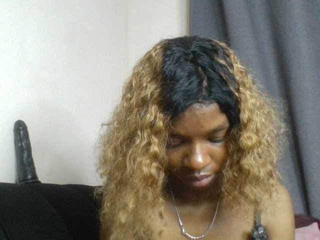 Juicygirl-1 live cam on BongaCams