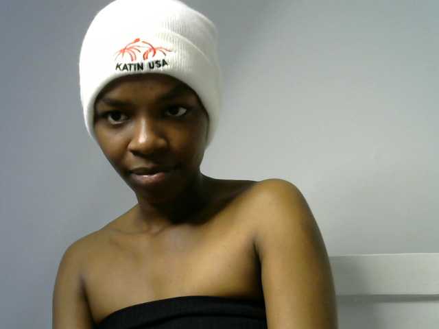 Juicygirl-1 live cam on BongaCams