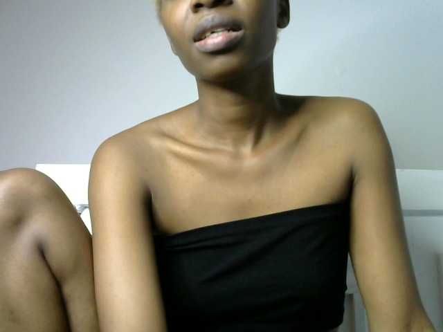 Juicygirl-1 live cam on BongaCams