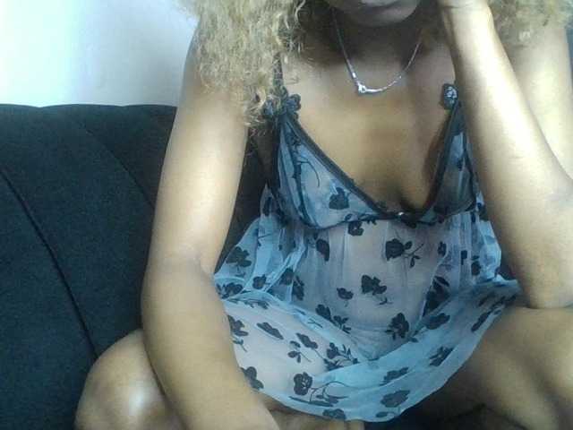 Juicygirl-1 live cam on BongaCams