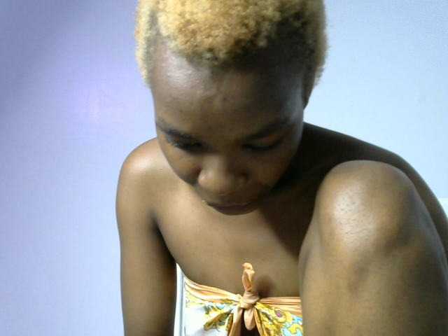 Juicygirl-1 live cam on BongaCams