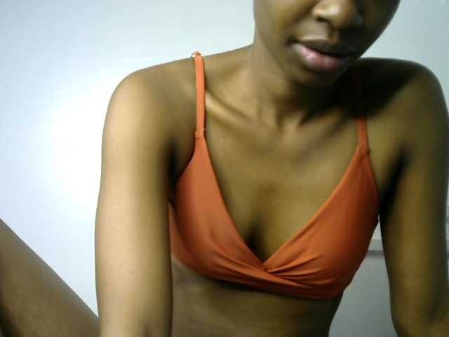 Juicygirl-1 live cam on BongaCams