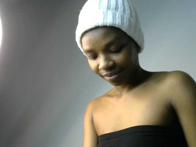 Juicygirl-1 live cam on BongaCams