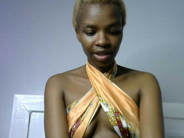 Juicygirl-1 live cam on BongaCams