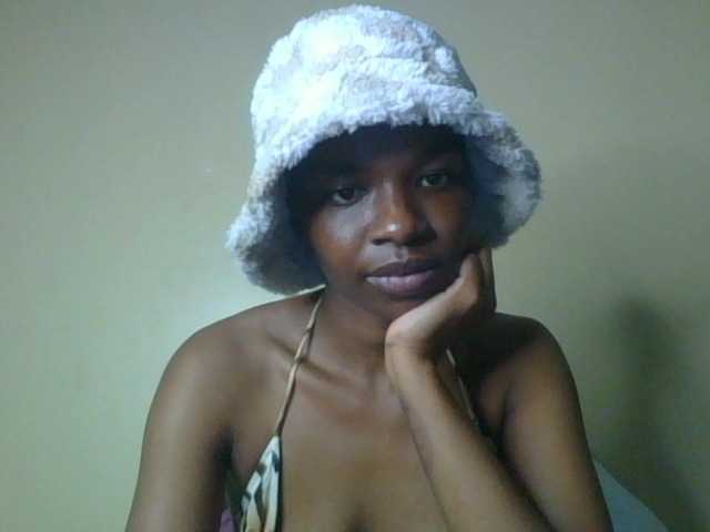 Juicygirl-1 live cam on BongaCams