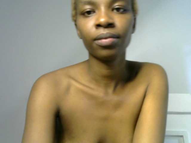 Juicygirl-1 live cam on BongaCams