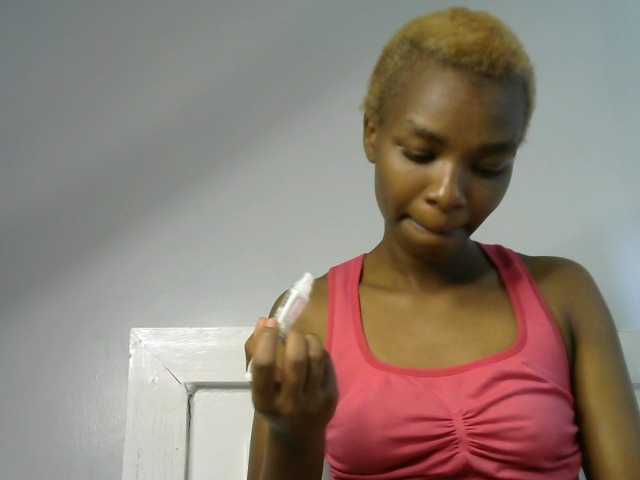 Juicygirl-1 live cam on BongaCams
