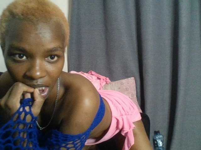 Juicygirl-1 live cam on BongaCams
