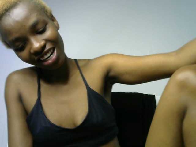 Juicygirl-1 live cam on BongaCams