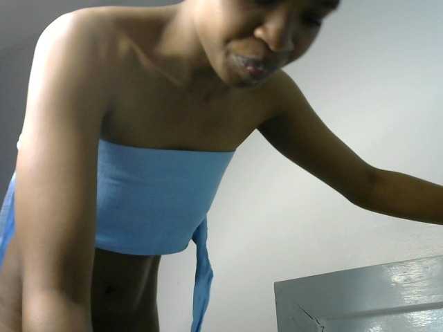 Juicygirl-1 live cam on BongaCams