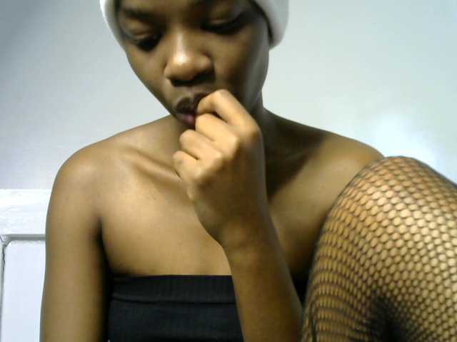 Juicygirl-1 live cam on BongaCams