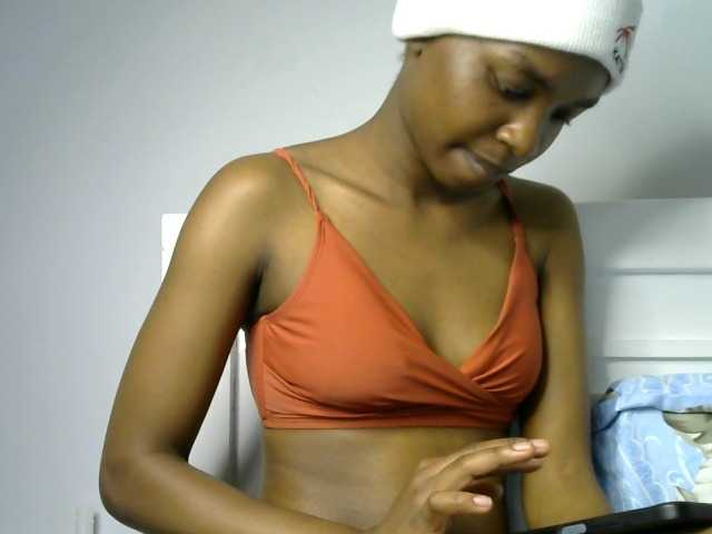 Juicygirl-1 live cam on BongaCams