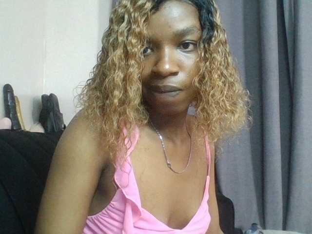 Juicygirl-1 live cam on BongaCams