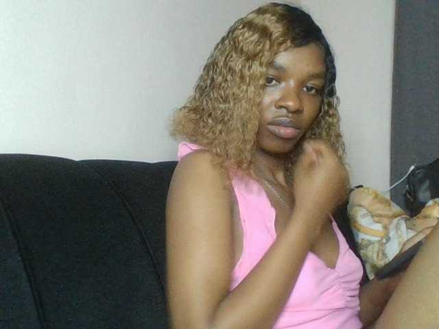 Juicygirl-1 live cam on BongaCams