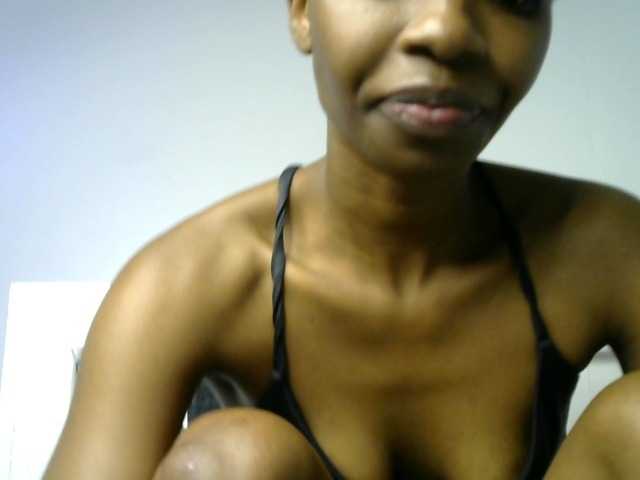 Juicygirl-1 live cam on BongaCams