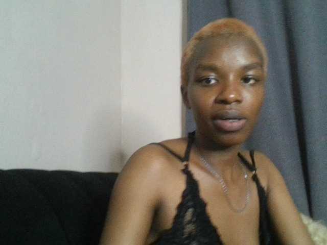 Juicygirl-1 live cam on BongaCams