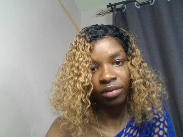 Juicygirl-1 live cam on BongaCams