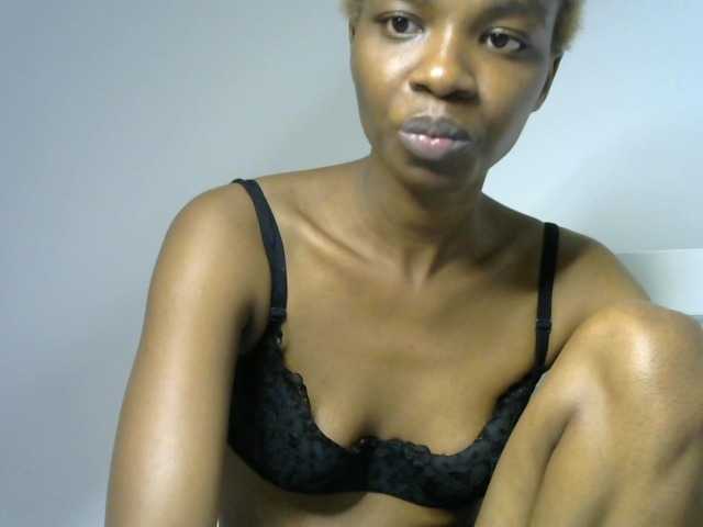 Juicygirl-1 live cam on BongaCams