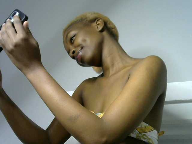 Juicygirl-1 live cam on BongaCams