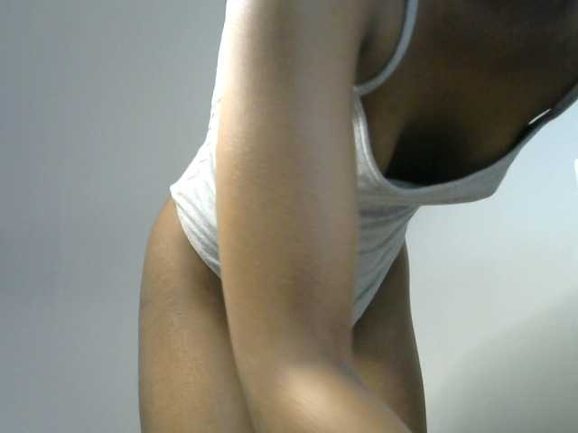 Juicygirl-1 live cam on BongaCams