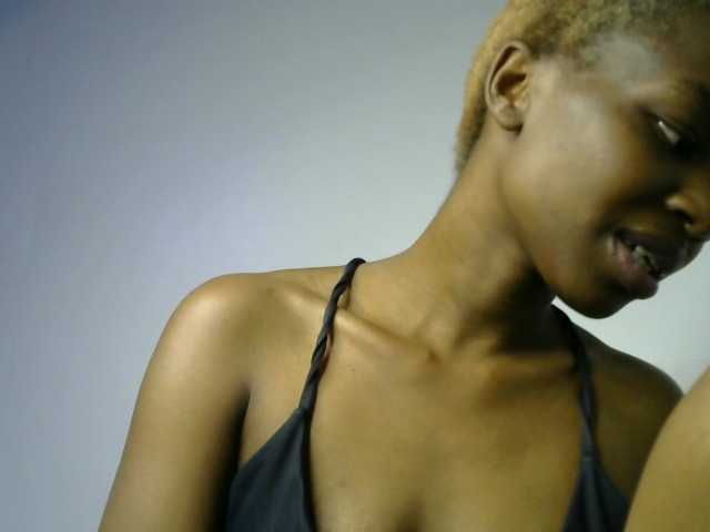Juicygirl-1 live cam on BongaCams