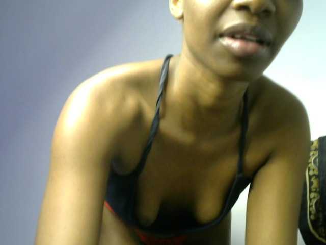 Juicygirl-1 live cam on BongaCams