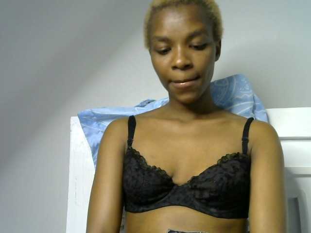 Juicygirl-1 live cam on BongaCams
