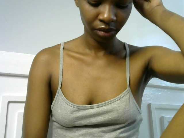 Juicygirl-1 live cam on BongaCams
