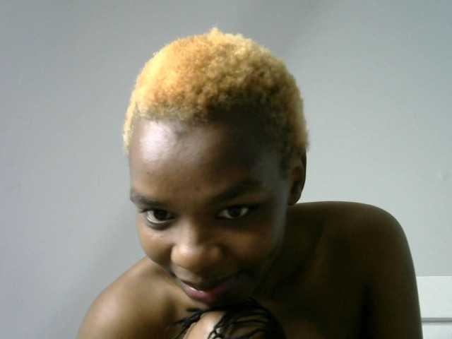 Juicygirl-1 live cam on BongaCams